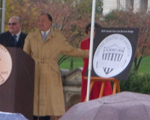 Director Moy unveils the design of the 2010 Lincoln Cent